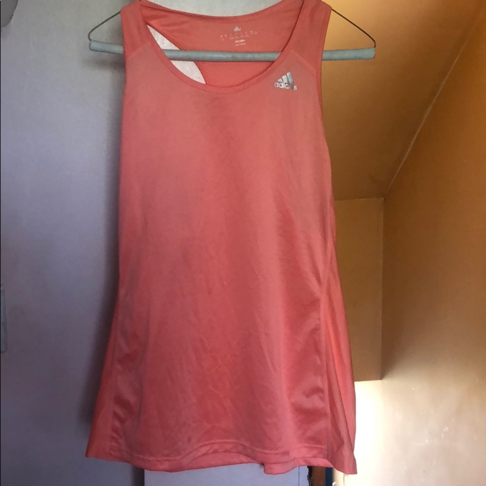 Women’s athletic top